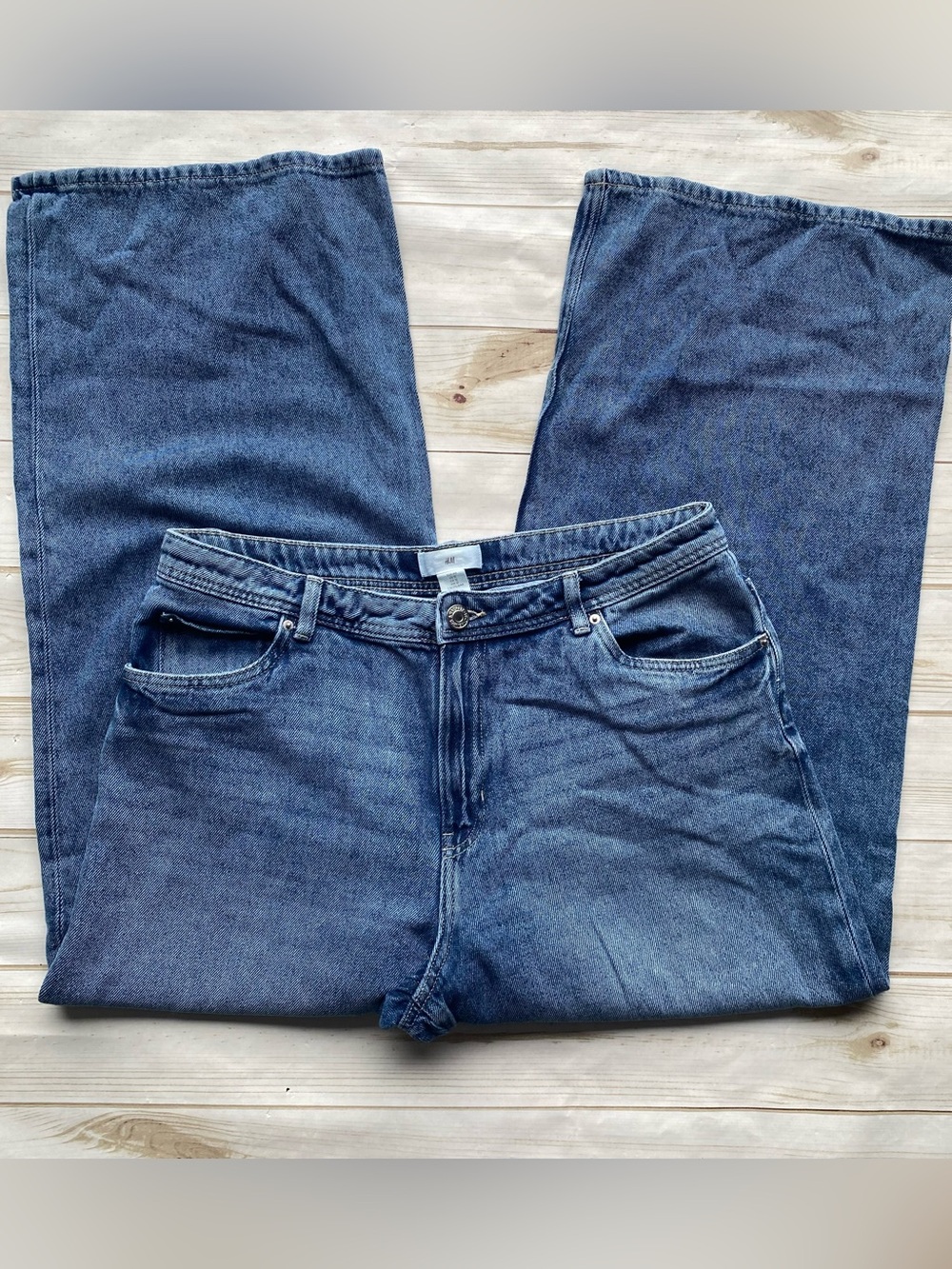 H&M super wide leg baggy denim jeans medium wash loose comfy fall winter 12